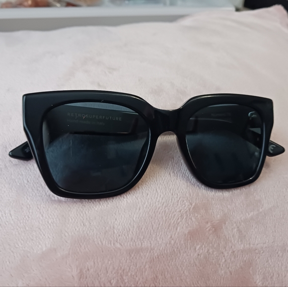 Sunglasses - Picture 2 of 13